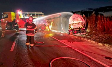 Acidente na BR-163: Carreta com 35 mil litros de etanol tomba em Nova Mutum