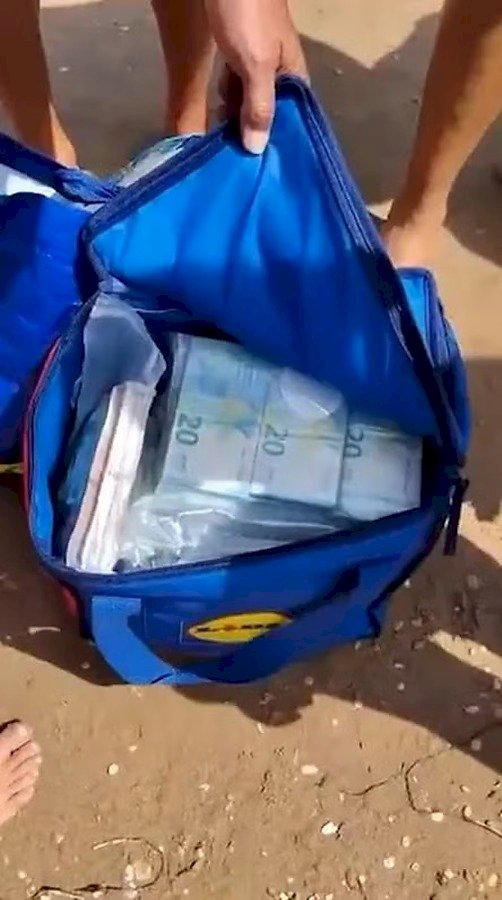 Folha do Estado | ACHADO MILIONÁRIO: Turistas encontram mais de € 665 mil boiando no mar após tripulantes lançarem dinheiro na água