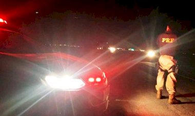 Quatro indígenas morrem após carreta carregada de ovos tombar e atingir carro na BR-070, em General Carneiro